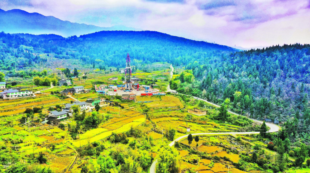 石油工程技術(shù)創(chuàng)新驅(qū)動(dòng)能源產(chǎn)業(yè)轉(zhuǎn)型，智火柴科技助力高效開(kāi)發(fā)