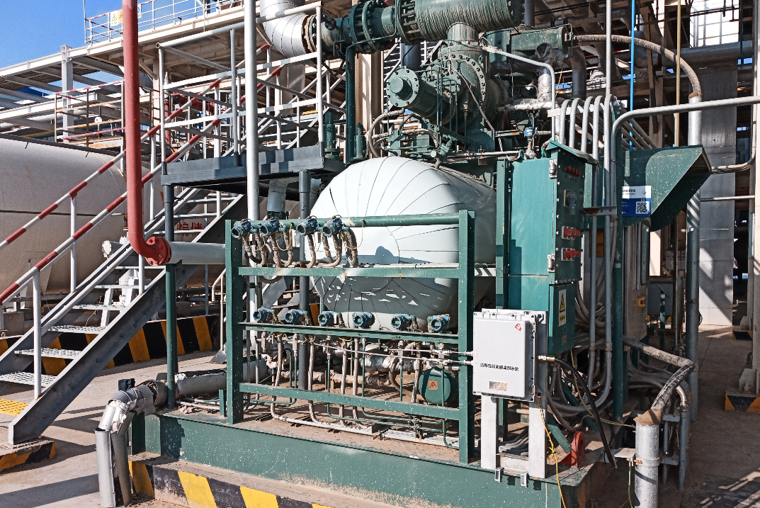 油液在線監(jiān)測系統(tǒng)在石油化工裝置智能運維中的關鍵應用與實踐